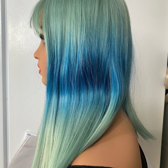 Medium Wig Aqua Green + Blue two tone 16” with bangs - Picture 5 of 5